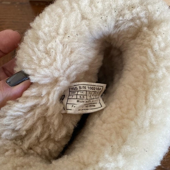 UGG Limited Edition Suede Floral Embroidered Sheepskin Foldover Cuff Boo… - Picture 9 of 10